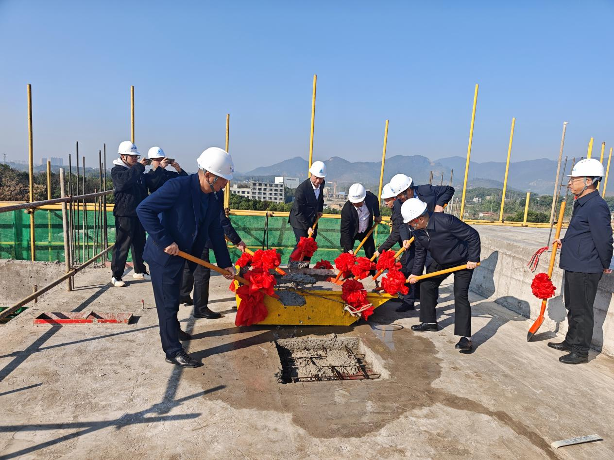 陽新縣人民醫(yī)院精神病院區(qū)（一期）主體結構順利封頂